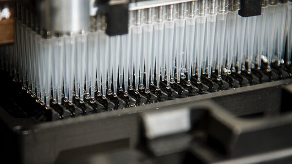 Automated laboratory liquid-handling instrument
