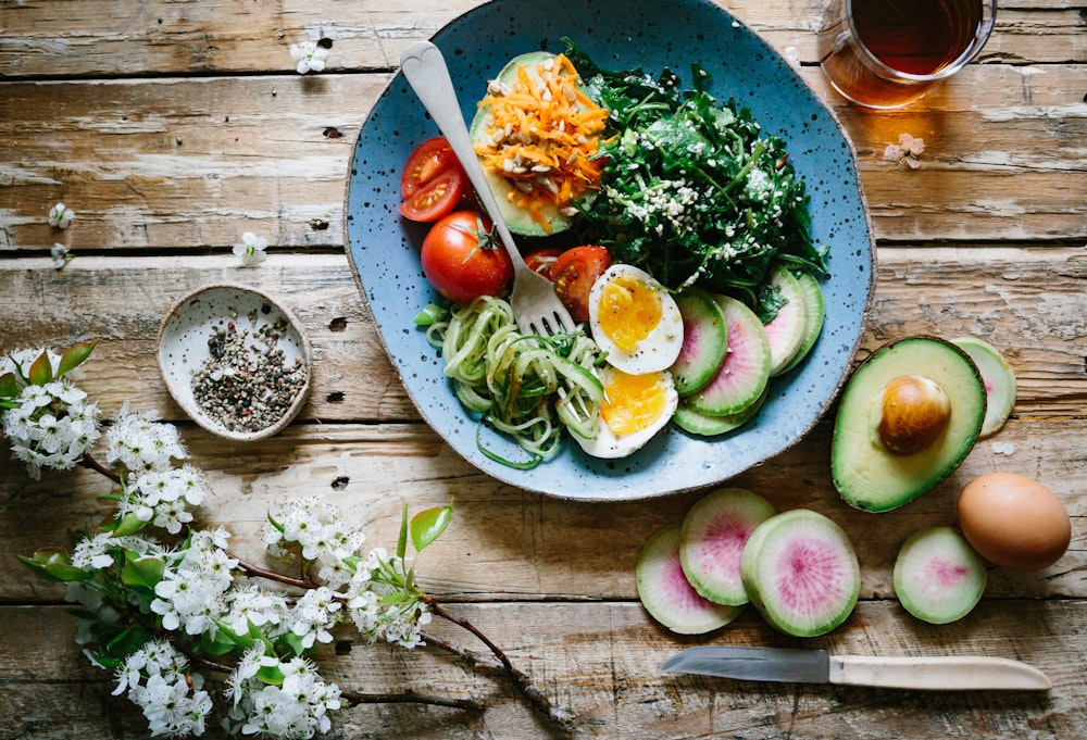 A colorful, liver-friendly meal of vegetables and whole foods
